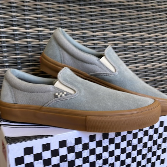 Vans Men’s Skate Slip-On Grey/Gum
VN0A5FCAN3Z
Sneakers - Picture 5 of 16